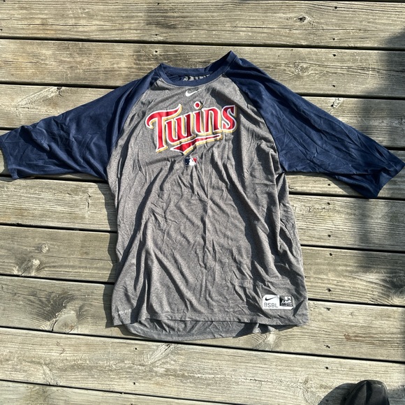 Nike Other - Nike Minnesota Twins Sleeve Tee
